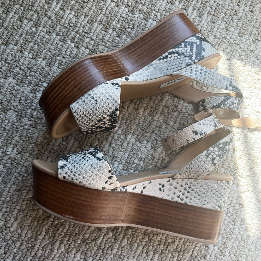Steve Madden snake skin platform heels size 9